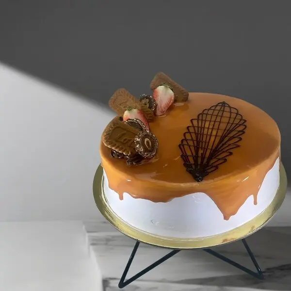 Round Cake Large Carmel 24 Cm