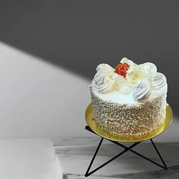 Round Cake Small White Forest 15 Cm